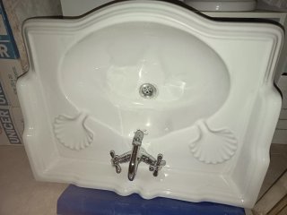 Lavabo de porcelana blanco con pie serie romántica