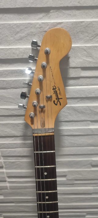 Guitarra Eléctrica Fender Squier