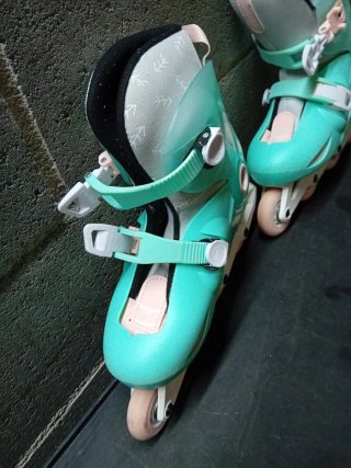 Patines en línea color verde menta