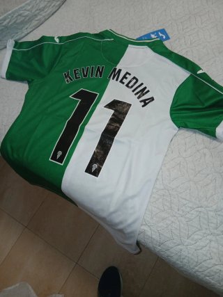 Camiseta   Milan talla XL Camiseta Córdoba talla S