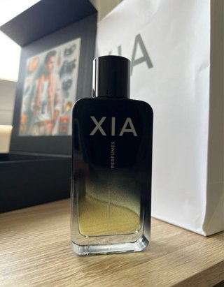 Perfume Hombre Xia Negro Dorado