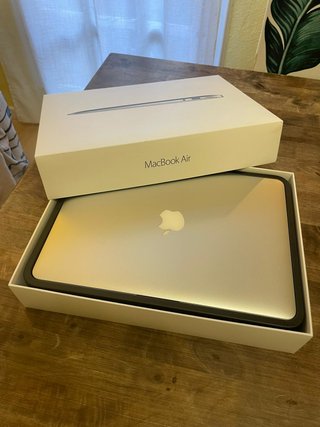 MacBook Air A1466 8GB 256GB Plata