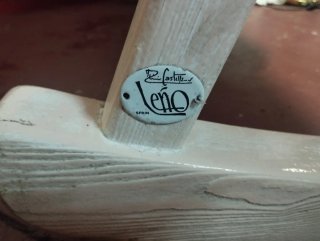 Cuna con asiento de madera