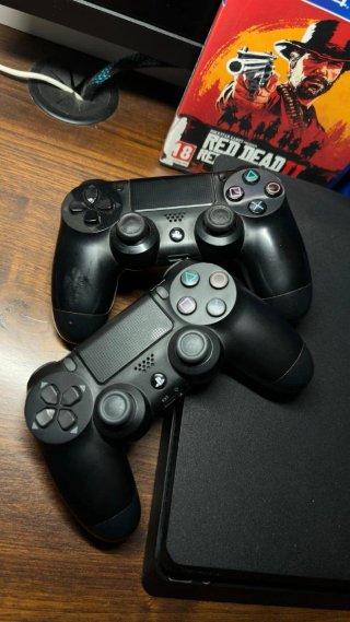 Pack: PS4 Slim 1TB + 2 Mandos + juegos