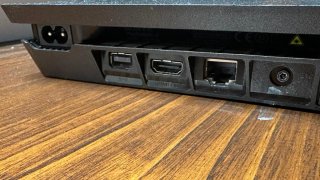 Pack: PS4 Slim 1TB + 2 Mandos + juegos