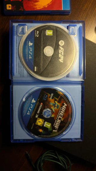 Pack: PS4 Slim 1TB + 2 Mandos + juegos