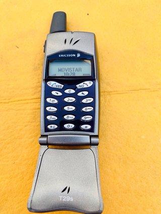 Ericsson T29s Teléfono Móvil Clamshell