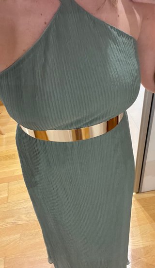 Vestido verde invitada
