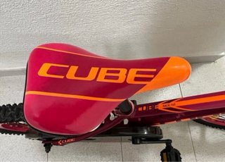 Bicicleta CUBE KID 160 GIRL con ruote da 16 pollici