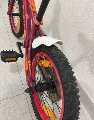 Bicicleta CUBE KID 160 GIRL con ruote da 16 pollici