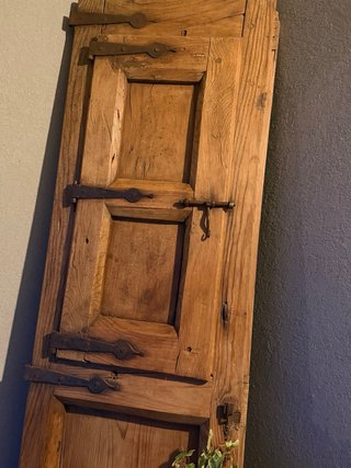 Ventana Antigua con Espejo