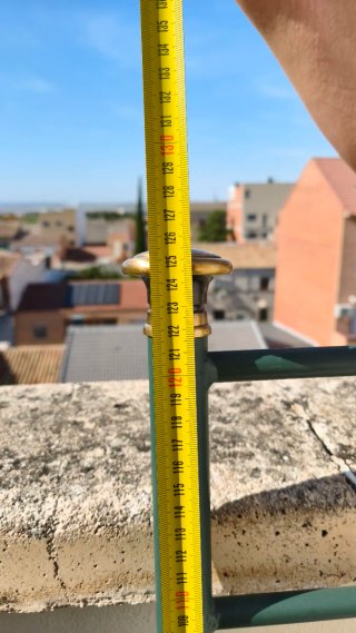 Cabecero de forja verde y dorado para cama de 1,35