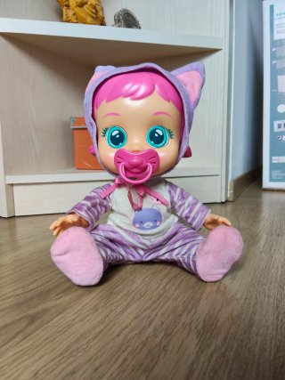 Bebé Llorona con Pijama Gatito