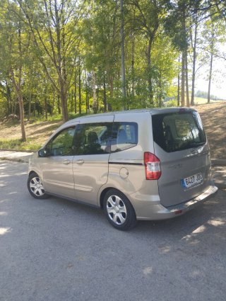 Ford Tourneo Courier 2015