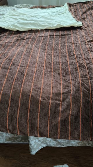 Set dormitorio: Colcha, Alfombra, Store, Cojines