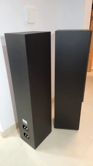 Par Altavoces Jamo S807 Negros