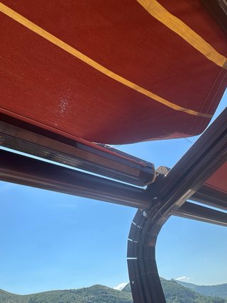 Tenda da sole a strisce