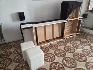 Sofá chaise longue gris y blanco