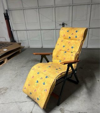 Tumbona reclinable con estampado floral