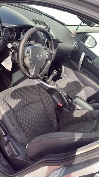 Nissan Qashqai+2 2010