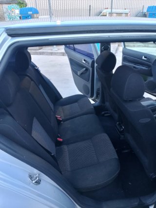 Volkswagen Golf 2000