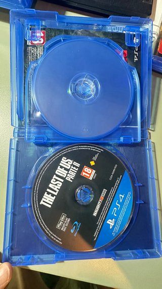 Lote 3 Juegos PS4: The Last of Us 2, Resident Evil