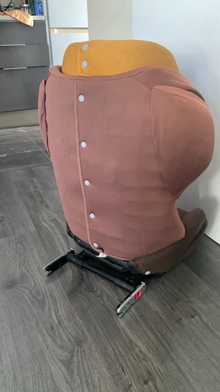 Silla de coche Cybex marrón y mostaza