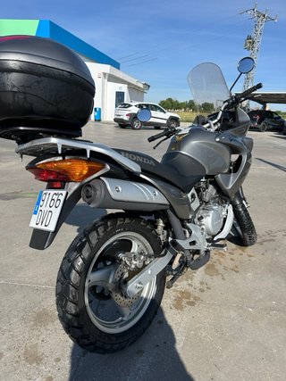 Honda XL 125 Varadero Adventure.