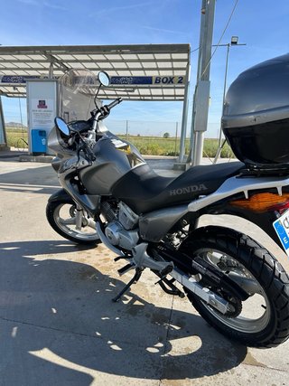 Honda XL 125 Varadero Adventure.