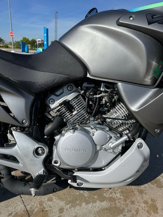 Honda XL 125 Varadero Adventure.