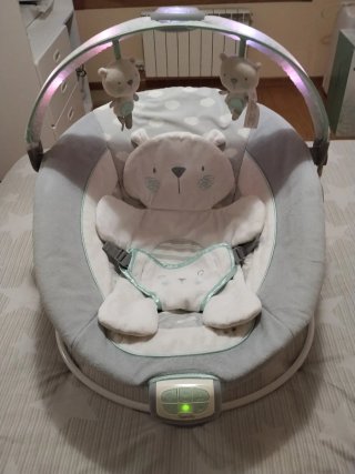 Hamaca para bebé con peluches