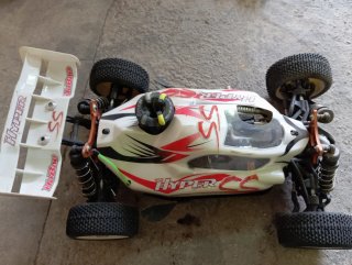 Coche RC Hyper SS (2 carreras)