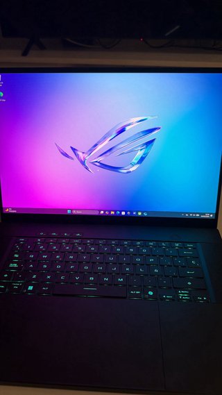 ASUS ROG Zephyrus G16 RTX 5070 ti 64GB 2TB