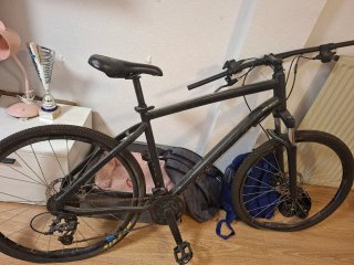 Bicicleta Giant Negra , sin usar medio año ,.