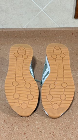 Zapatillas Adidas Verdes y Blancas
