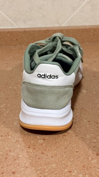 Zapatillas Adidas Verdes y Blancas