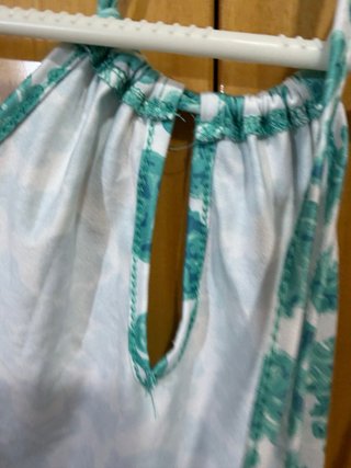 Top corto aguamarina y blanco