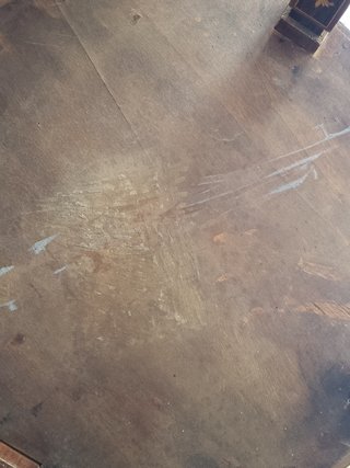 Tavolino rotondo in stile Maggiolini