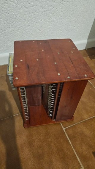 Estantería de madera para CDs