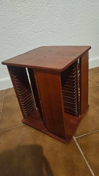 Estantería de madera para CDs