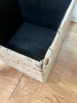 Sgabello pieghevole con spazio di archiviazione