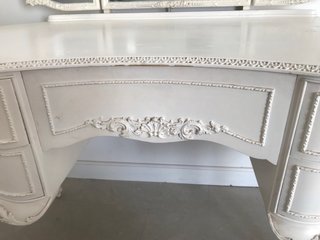 Escritorio tocador blanco patas chipendale
