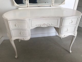 Escritorio tocador blanco patas chipendale