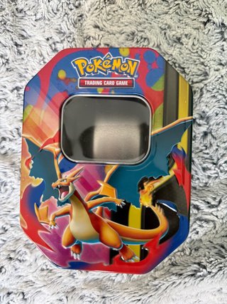 Lata coleccionable de Pokémon de Charizard Y EX