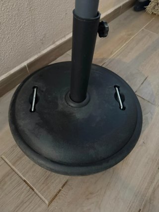 Sombrilla 2x3m con base (no hago envío)
