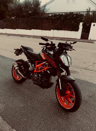 KTM Duke 125 2023 Negra/Naranja