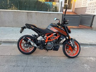 KTM Duke 125 2023 Negra/Naranja