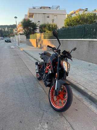 KTM Duke 125 2023 Negra/Naranja