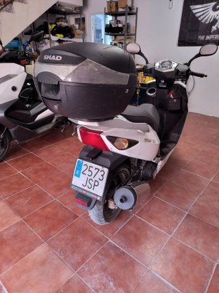 Daelim S1 Scooter con Motor Nuevo y Topcase