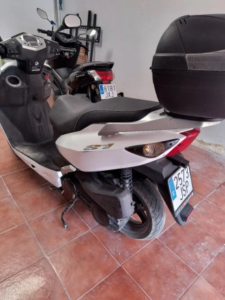 Daelim S1 Scooter con Motor Nuevo y Topcase